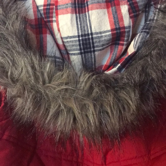 Maurice’s Red Puffer Vest with Hood sz M NWOT - Picture 8 of 10